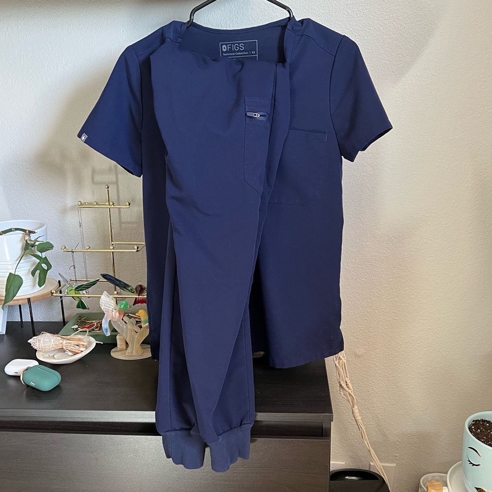 Figs scrubs